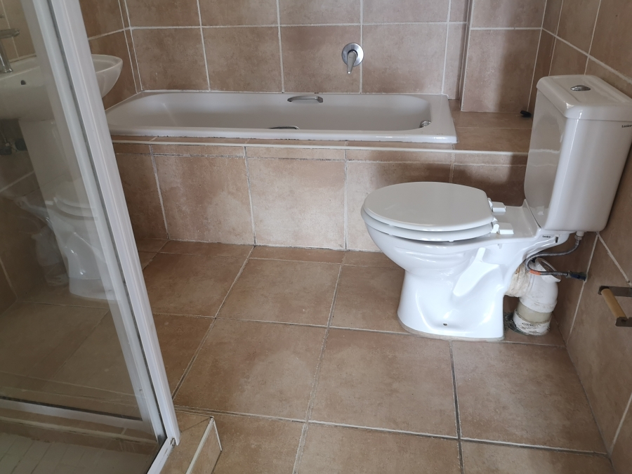 To Let 1 Bedroom Property for Rent in Beacon Bay Eastern Cape